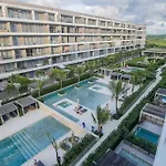 2BR Luxury Apartment In Morros Eos By Huespedia